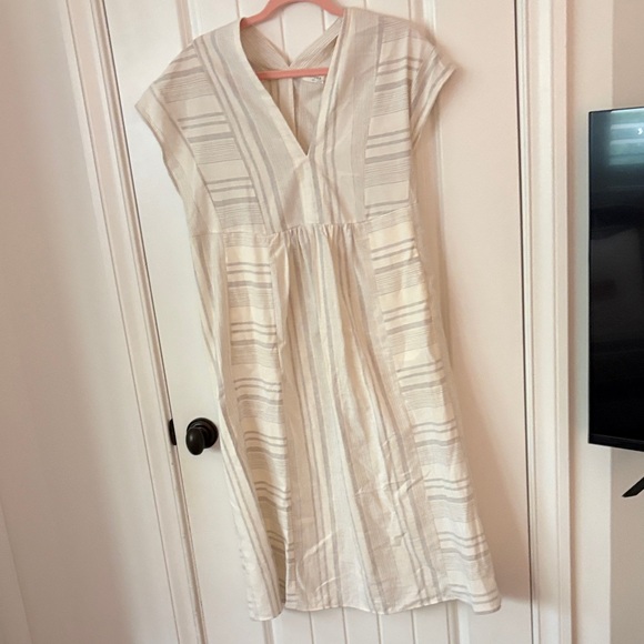 textura Dresses & Skirts - Chic Cream Striped Midi Dress